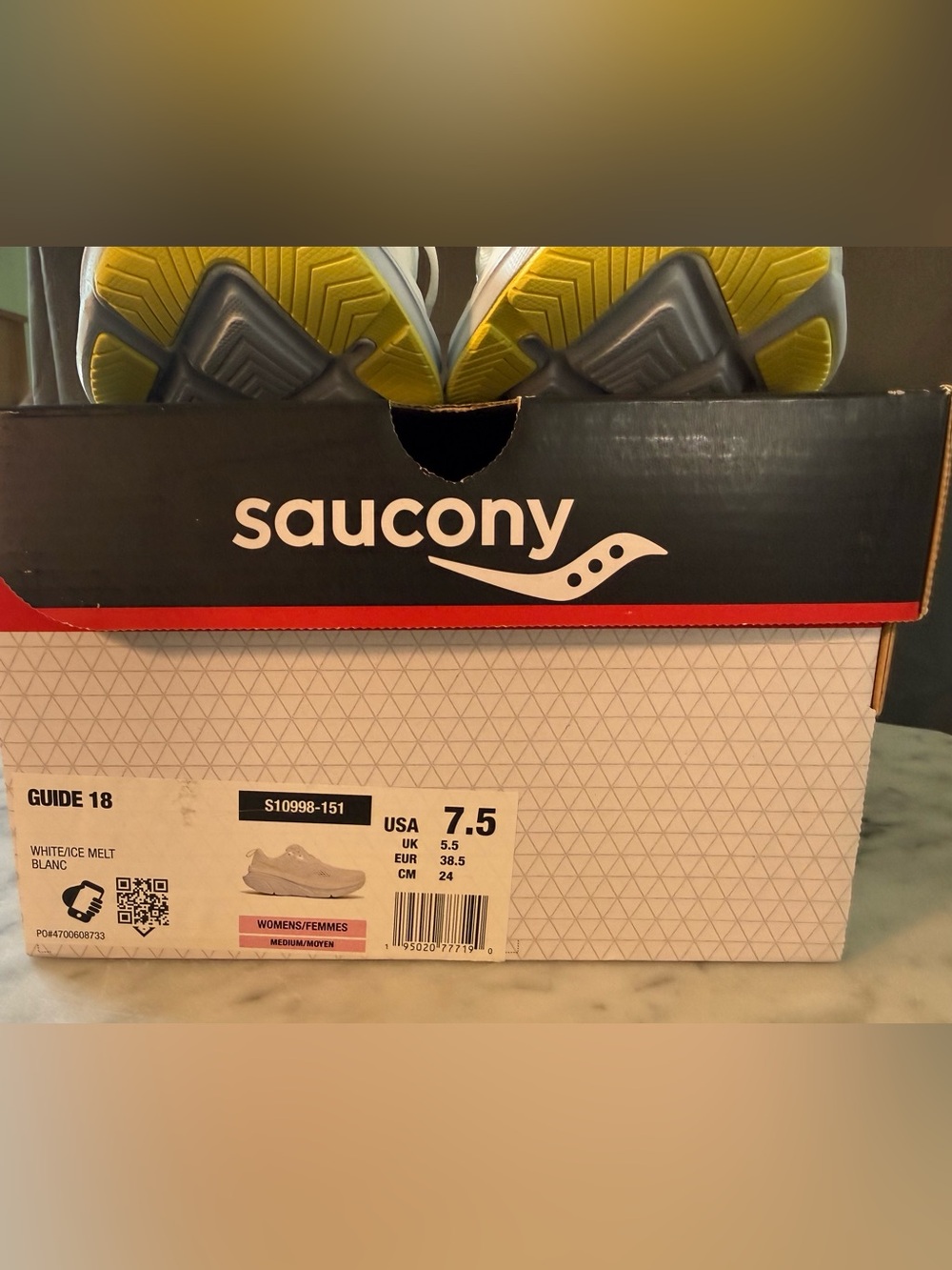Saucony Guide 18 max cushioning trainers in white and ice melt Size 7.5 NIB - Picture 6 of 14